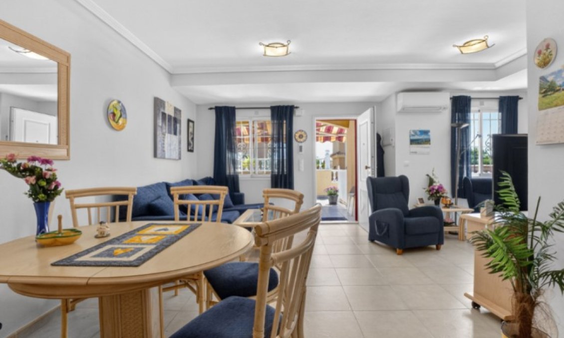 Wiederverkauf - Stadthaus -
Torrevieja - Costa Blanca