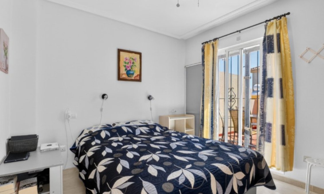 Wiederverkauf - Stadthaus -
Torrevieja - Costa Blanca
