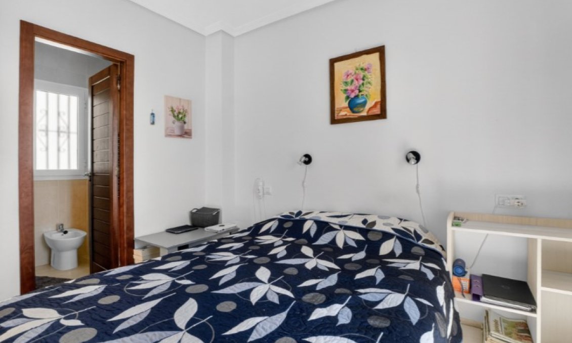 Wiederverkauf - Stadthaus -
Torrevieja - Costa Blanca