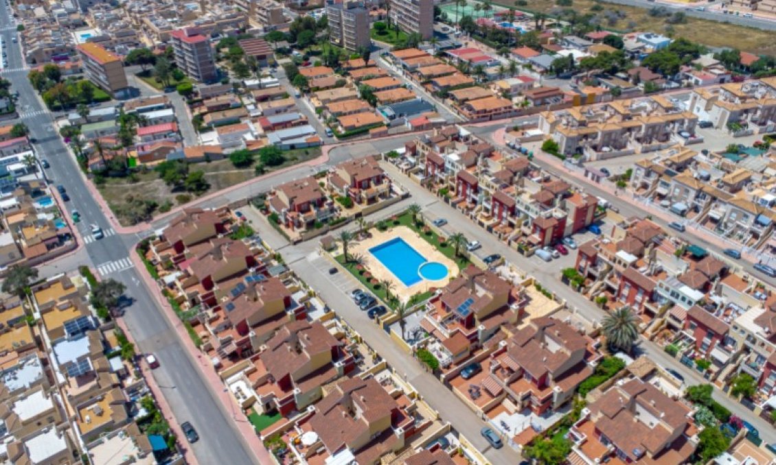 Wiederverkauf - Stadthaus -
Torrevieja - Costa Blanca