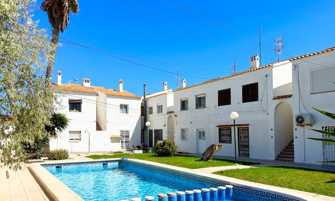 Wiederverkauf - Bungalow -
Orihuela Costa - Costa Blanca