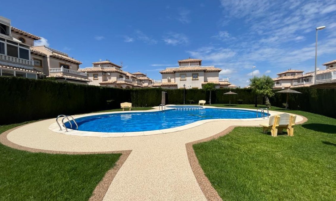 Segunda mano - Adosado -
Orihuela Costa - Montezenia