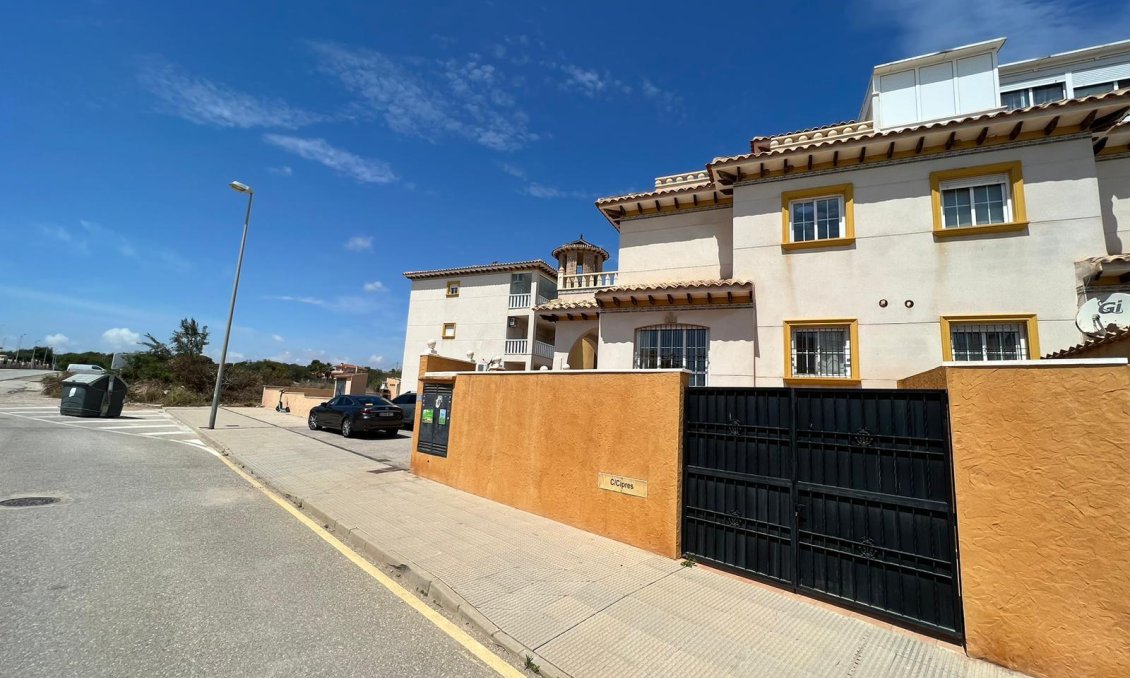 Segunda mano - Adosado -
Orihuela Costa - Montezenia