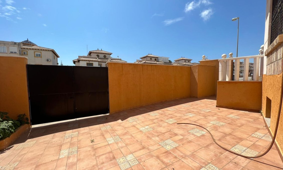 Segunda mano - Adosado -
Orihuela Costa - Montezenia