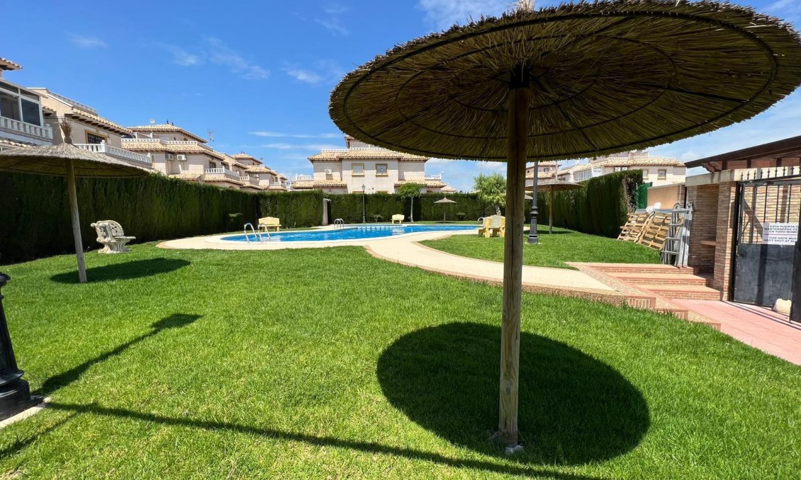 Segunda mano - Adosado -
Orihuela Costa - Montezenia