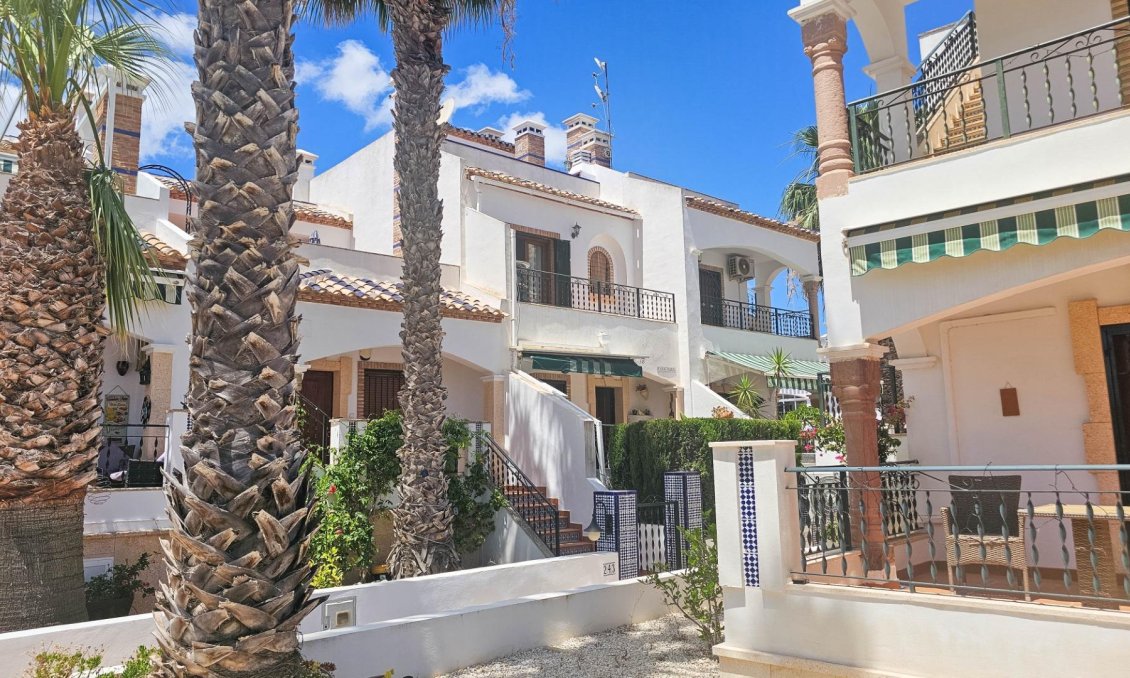 Resale - Townhouse -
Orihuela Costa - PAU 8