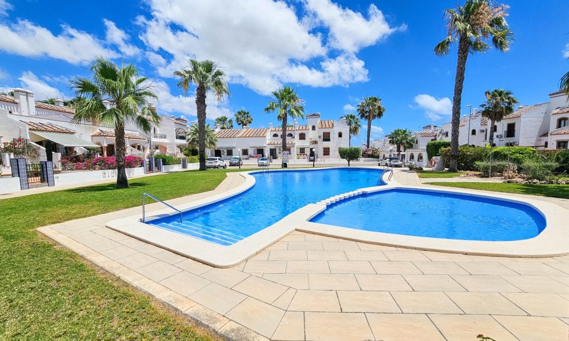 Resale - Townhouse -
Orihuela Costa - PAU 8
