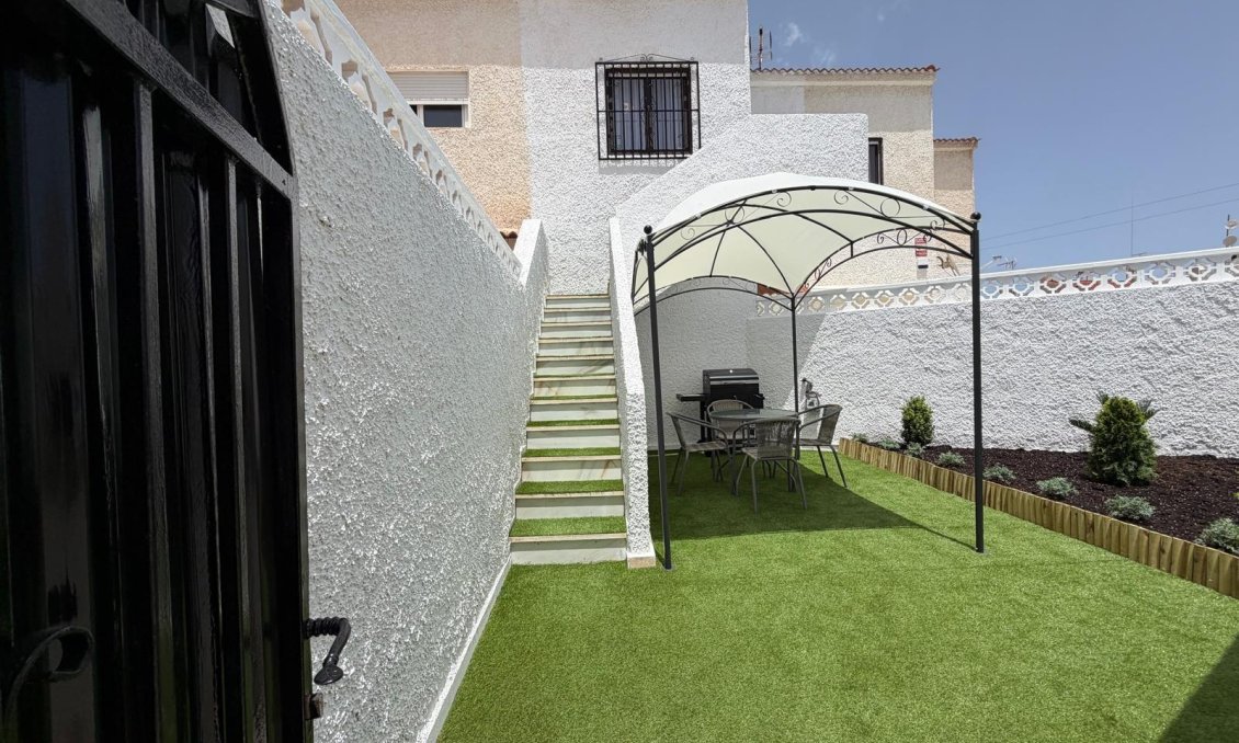 Resale - Bungalow -
Torrevieja - El Limonar