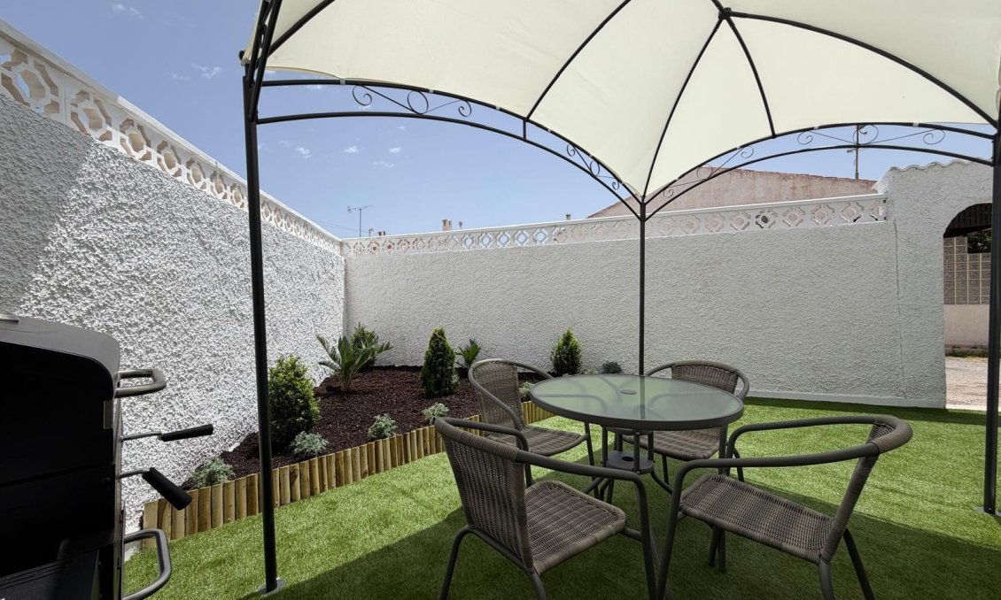 Resale - Bungalow -
Torrevieja - El Limonar