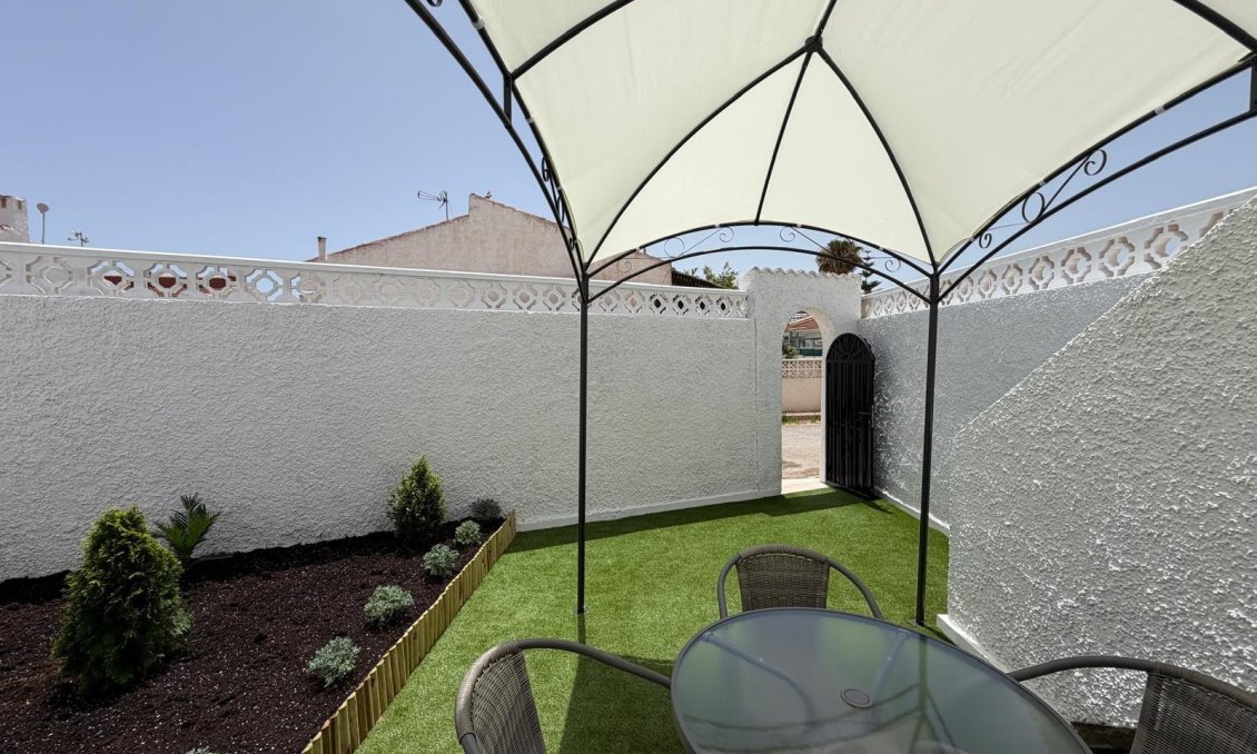 Resale - Bungalow -
Torrevieja - El Limonar