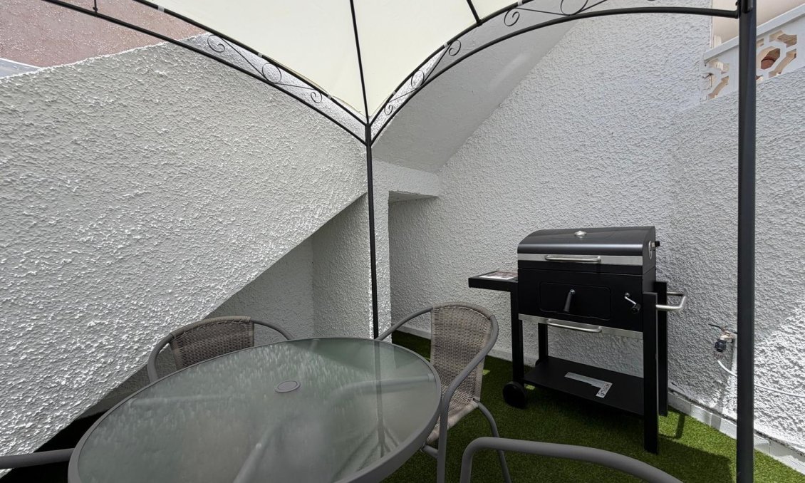 Resale - Bungalow -
Torrevieja - El Limonar