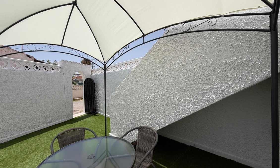 Resale - Bungalow -
Torrevieja - El Limonar