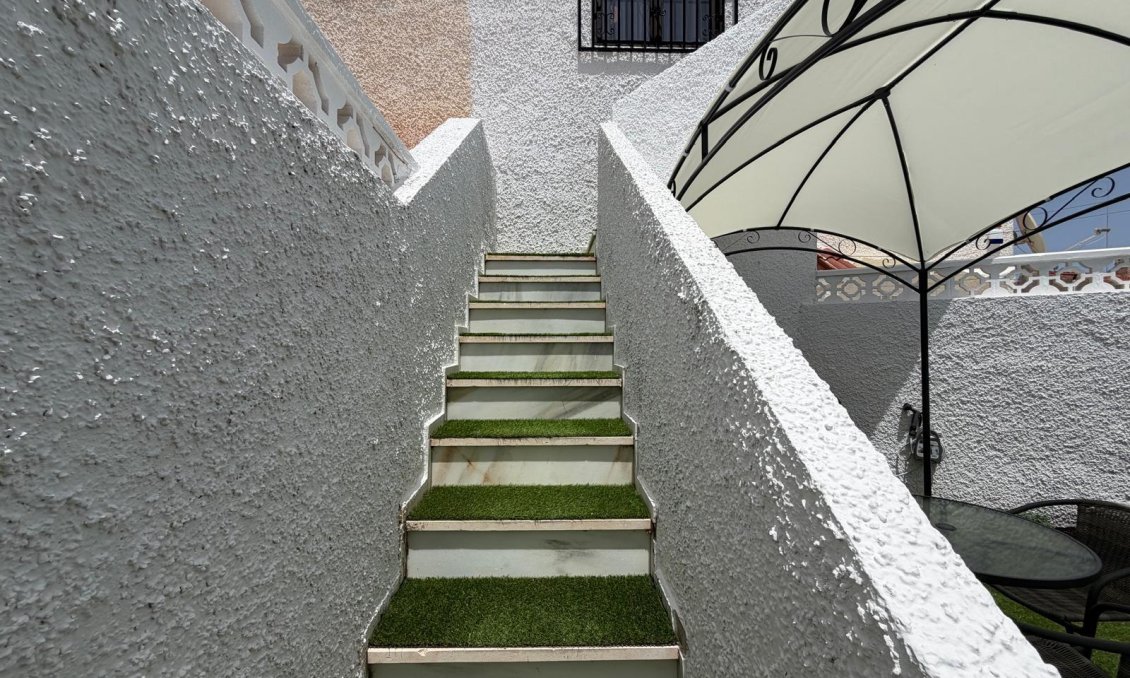 Resale - Bungalow -
Torrevieja - El Limonar