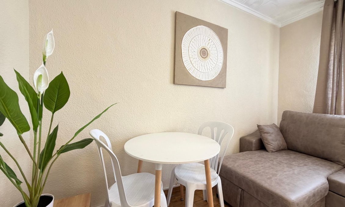 Resale - Bungalow -
Torrevieja - El Limonar