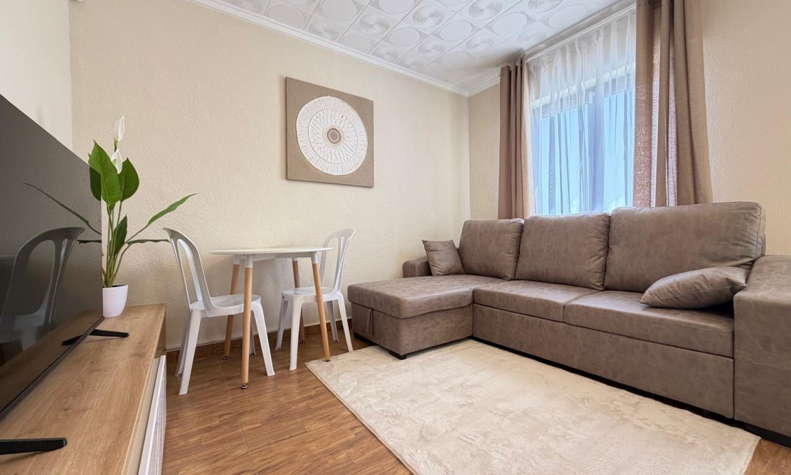 Resale - Bungalow -
Torrevieja - El Limonar