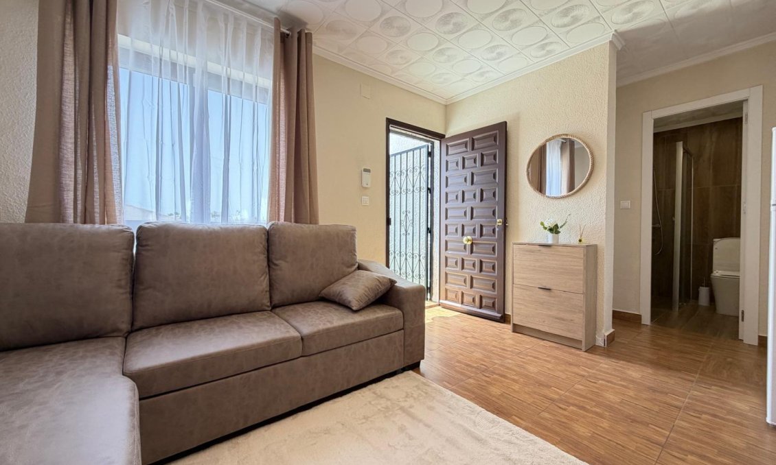 Resale - Bungalow -
Torrevieja - El Limonar
