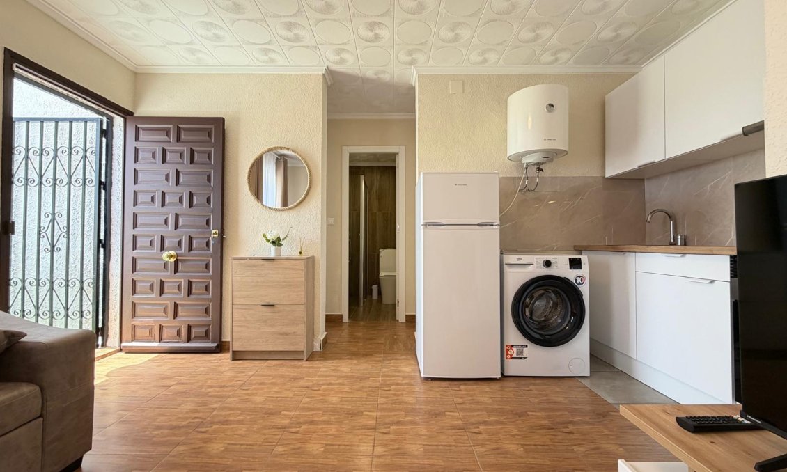 Resale - Bungalow -
Torrevieja - El Limonar