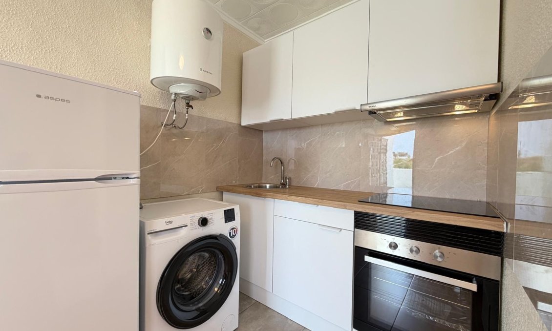 Resale - Bungalow -
Torrevieja - El Limonar
