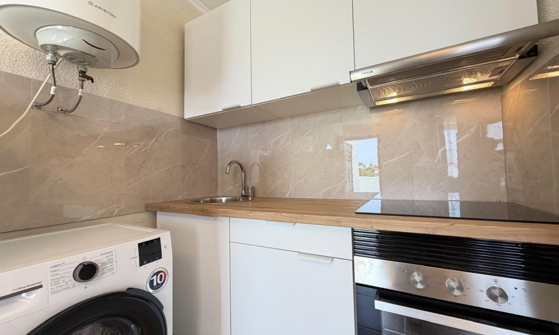 Resale - Bungalow -
Torrevieja - El Limonar