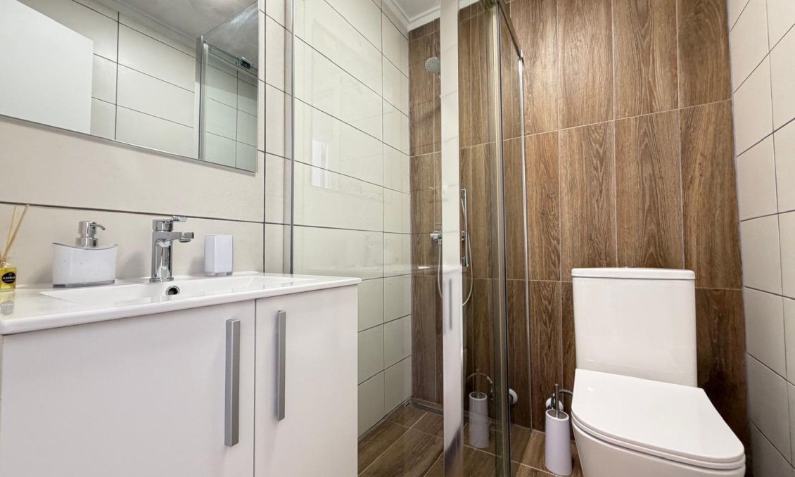 Resale - Bungalow -
Torrevieja - El Limonar