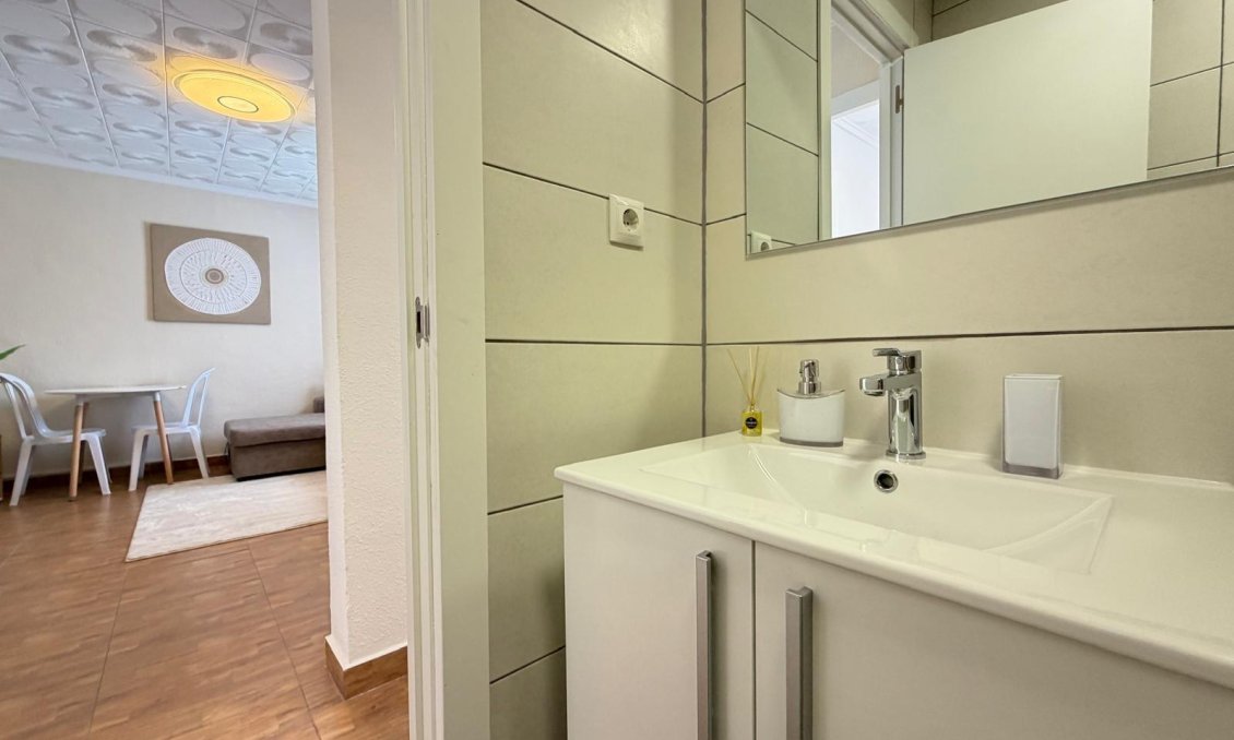 Resale - Bungalow -
Torrevieja - El Limonar
