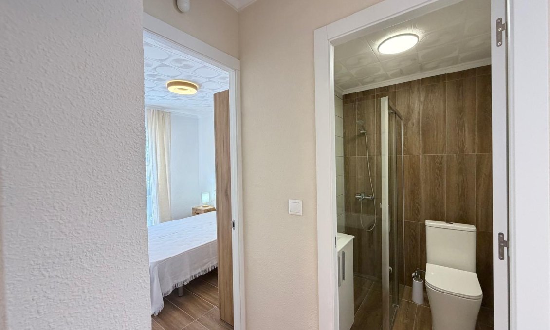 Resale - Bungalow -
Torrevieja - El Limonar