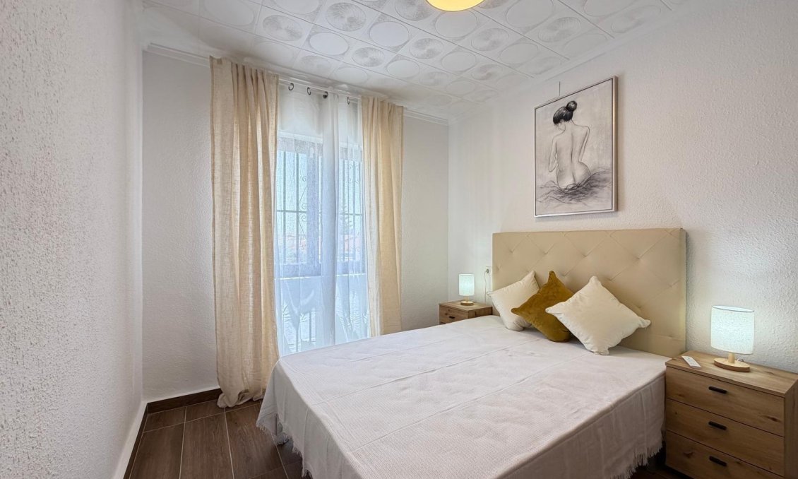 Resale - Bungalow -
Torrevieja - El Limonar
