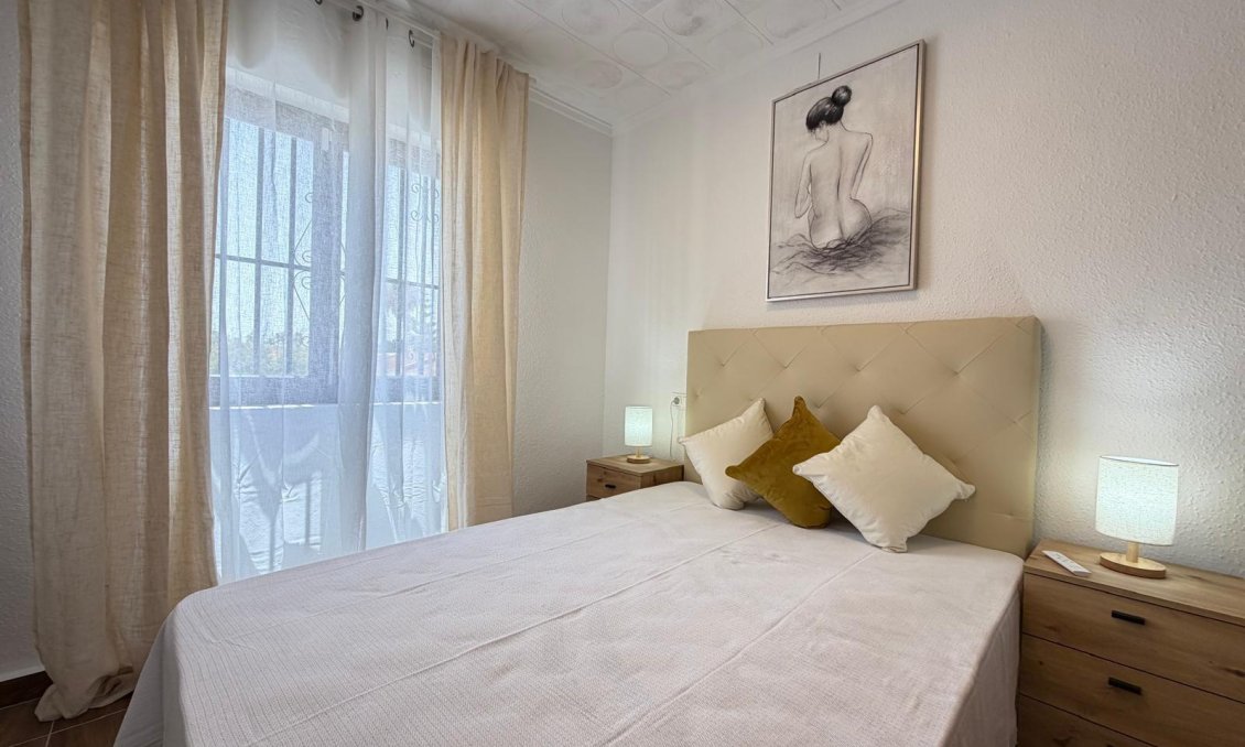 Resale - Bungalow -
Torrevieja - El Limonar