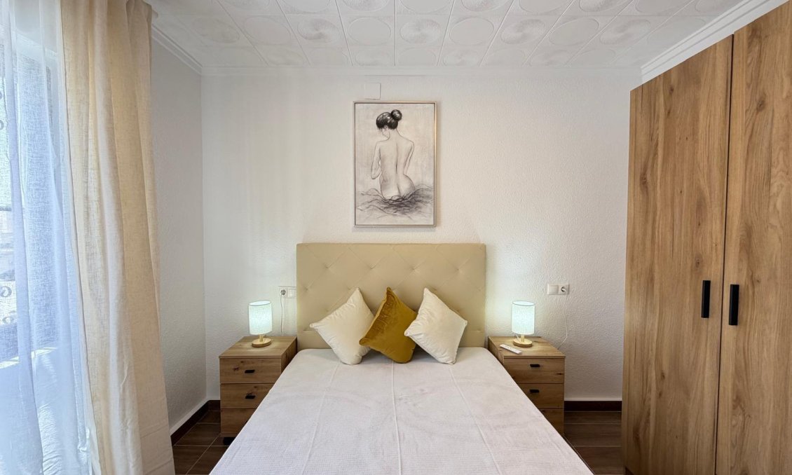 Resale - Bungalow -
Torrevieja - El Limonar