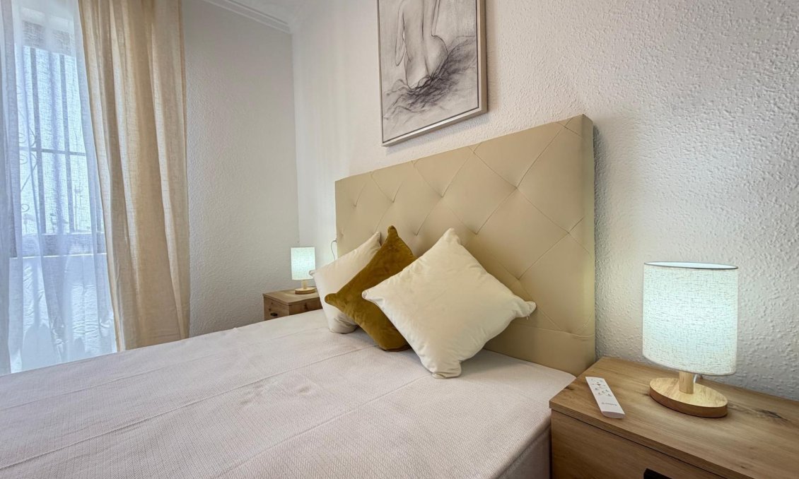 Resale - Bungalow -
Torrevieja - El Limonar