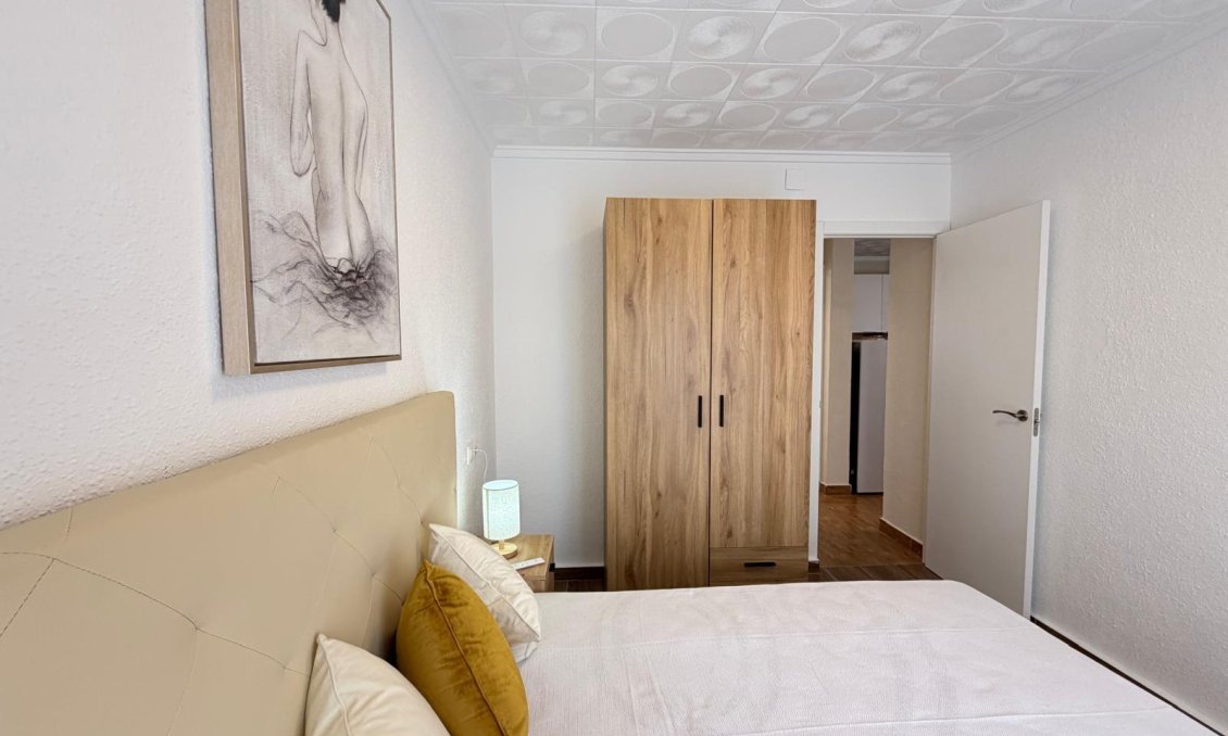 Resale - Bungalow -
Torrevieja - El Limonar