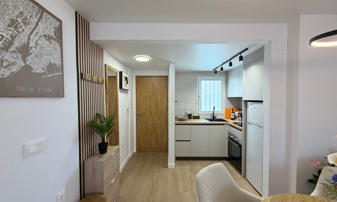 Revânzare - Apartament -
Torrevieja - Nueva Torrevieja