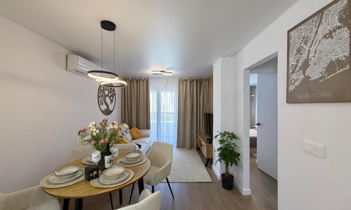 Revânzare - Apartament -
Torrevieja - Nueva Torrevieja