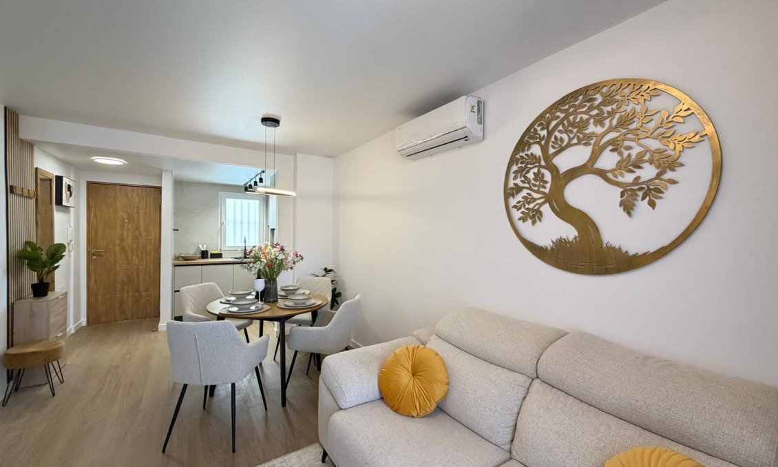 Revânzare - Apartament -
Torrevieja - Nueva Torrevieja