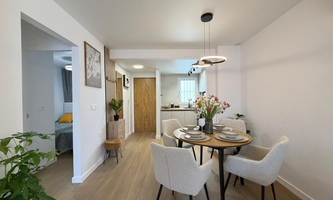 Revânzare - Apartament -
Torrevieja - Nueva Torrevieja