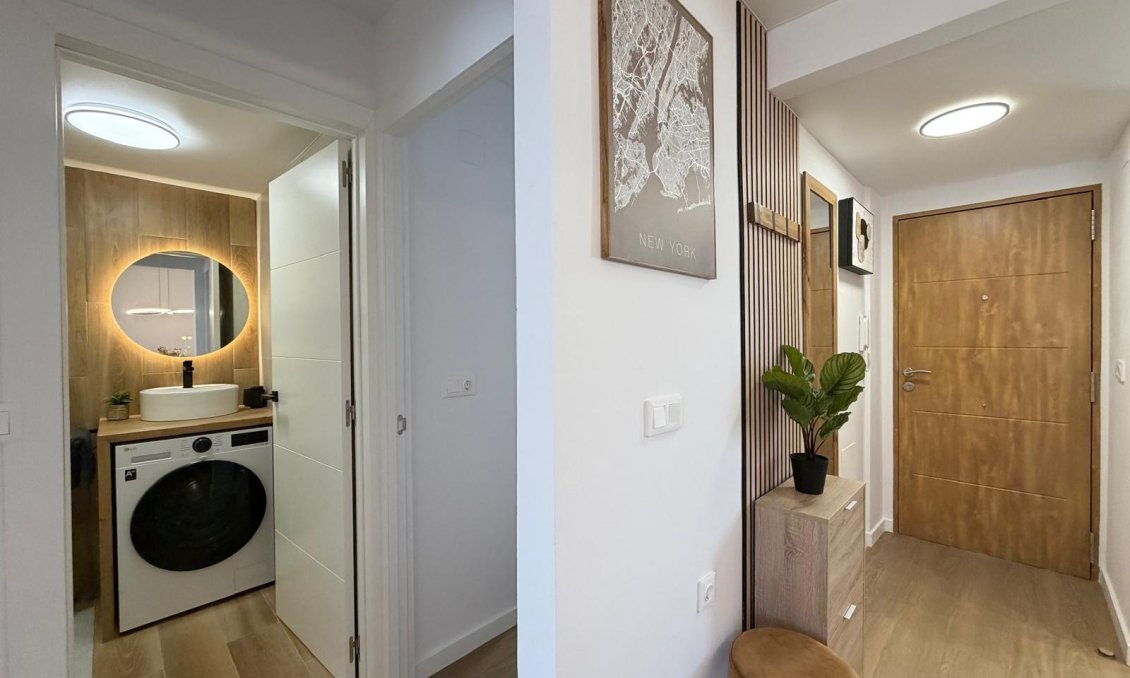Revânzare - Apartament -
Torrevieja - Nueva Torrevieja