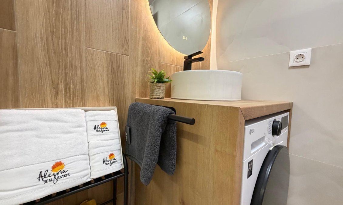Revânzare - Apartament -
Torrevieja - Nueva Torrevieja
