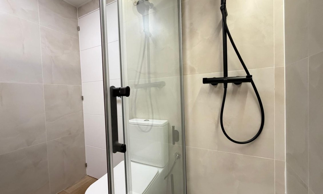 Revânzare - Apartament -
Torrevieja - Nueva Torrevieja