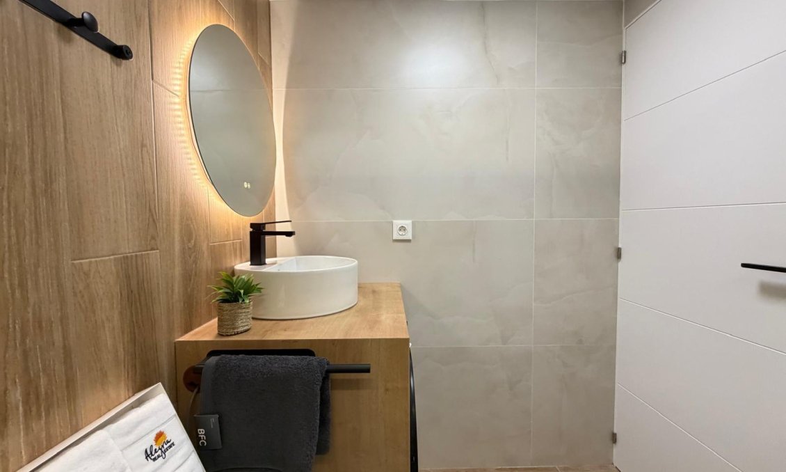 Revânzare - Apartament -
Torrevieja - Nueva Torrevieja