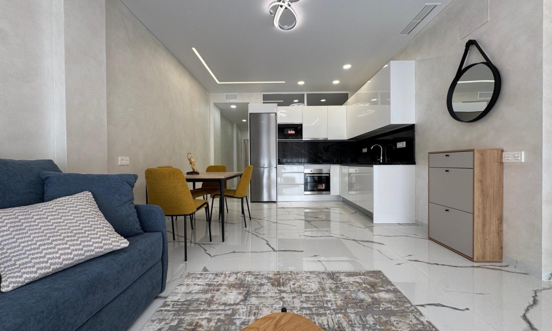 Segunda mano - Apartamento -
Torrevieja - Estacion De Autobuses