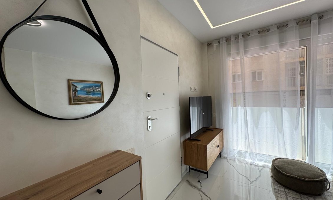 Segunda mano - Apartamento -
Torrevieja - Estacion De Autobuses