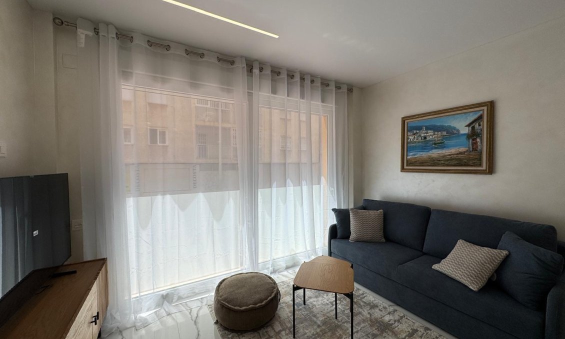 Segunda mano - Apartamento -
Torrevieja - Estacion De Autobuses