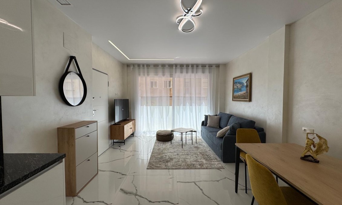 Segunda mano - Apartamento -
Torrevieja - Estacion De Autobuses