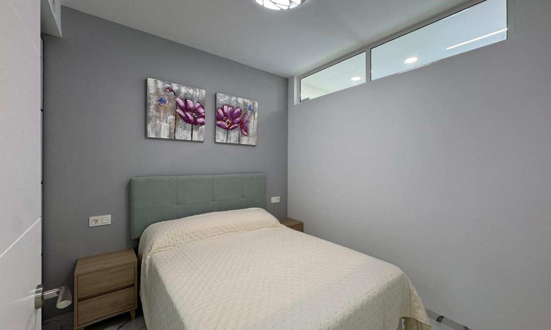 Segunda mano - Apartamento -
Torrevieja - Estacion De Autobuses