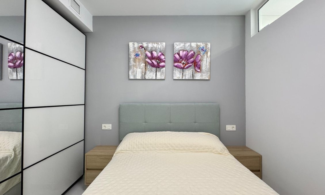 Segunda mano - Apartamento -
Torrevieja - Estacion De Autobuses