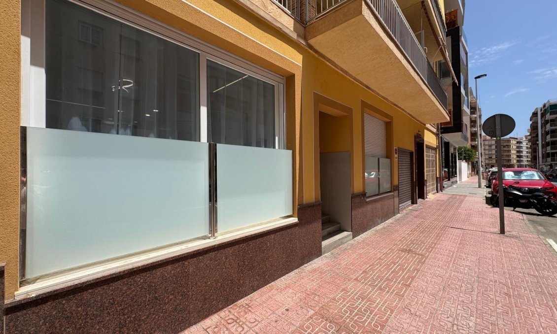 Segunda mano - Apartamento -
Torrevieja - Estacion De Autobuses