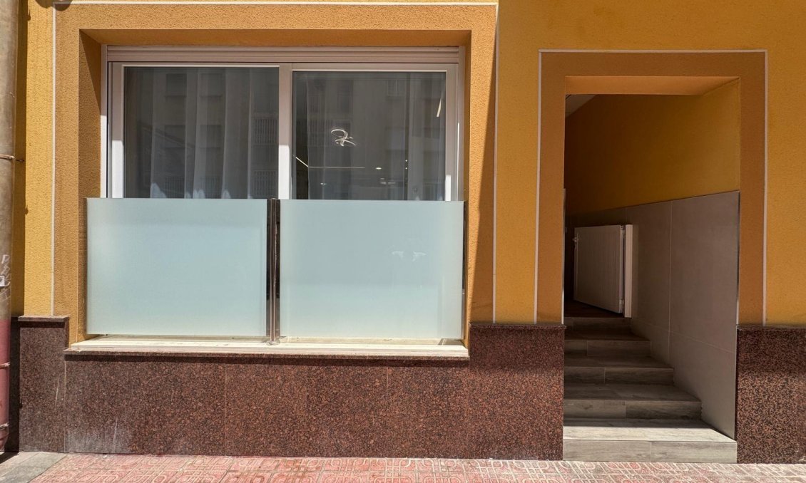 Segunda mano - Apartamento -
Torrevieja - Estacion De Autobuses