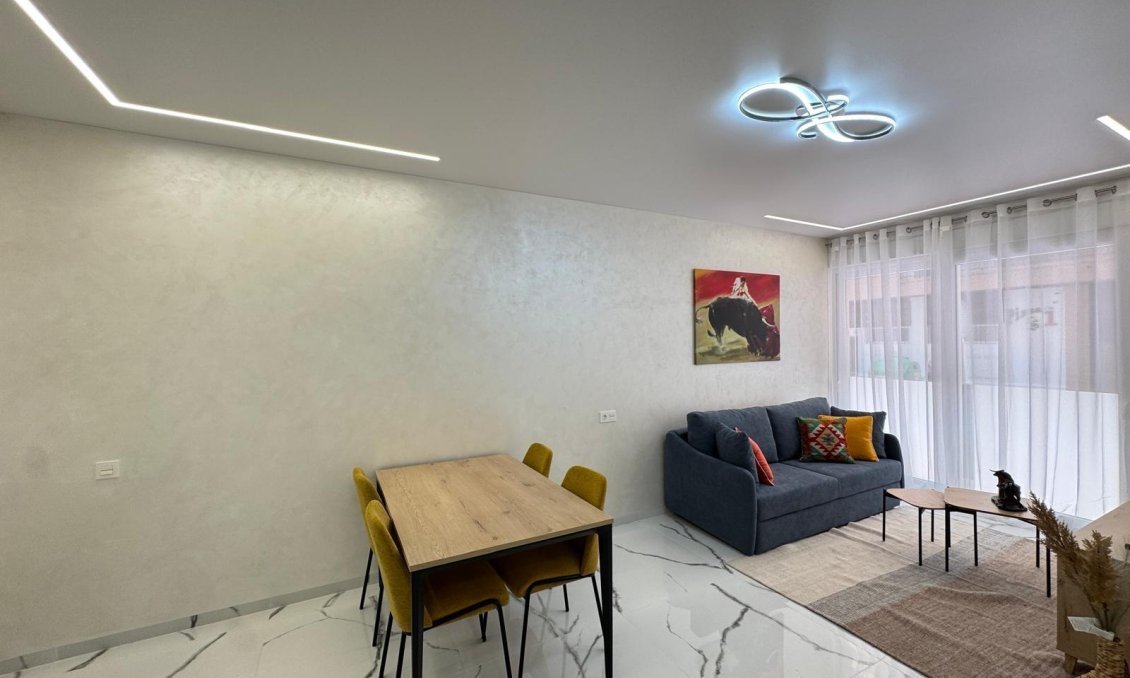 Segunda mano - Apartamento -
Torrevieja - Estacion De Autobuses