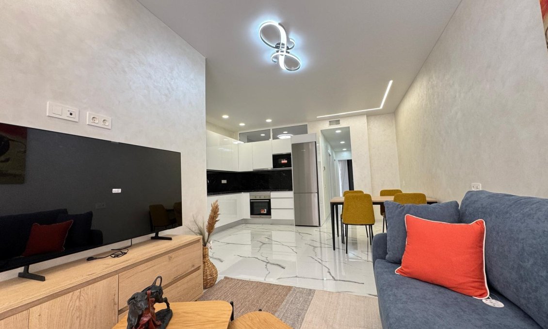 Segunda mano - Apartamento -
Torrevieja - Estacion De Autobuses