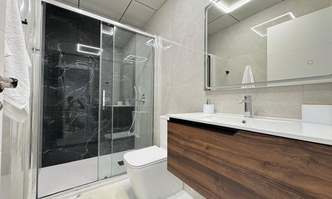 Segunda mano - Apartamento -
Torrevieja - Estacion De Autobuses